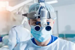 Chirurgien ophtalmologue